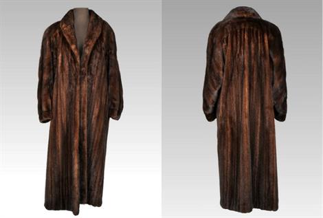 Mahogany female Mink coat Size 12 Length 50</BR><font size="+2">$699.00<font>