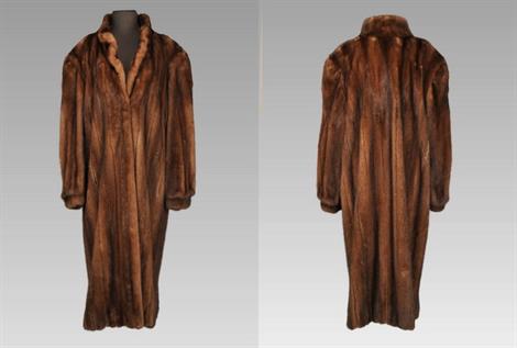 Mahogany Mink coat Size 16 Length 47</BR><font size="+2">$699.00<font>
